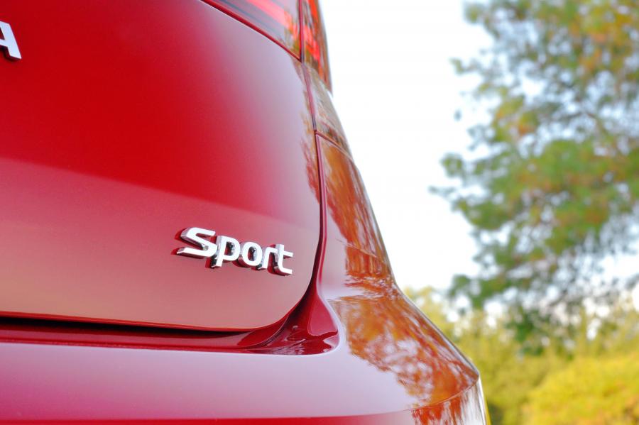 Детали экстерьера Hyundai Elantra Sport Premium (AD) 2019 года  (AU) (фото 3 из 15)